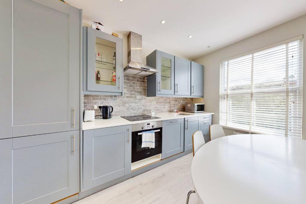 Villa Stylish 2Bed2Bath Flat 4Min From Tube Station Londra Esterno foto